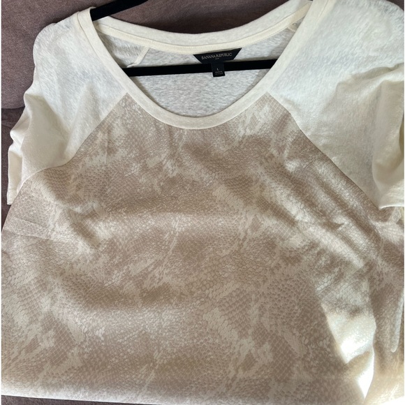 Banana republic snakeskin mixed media top- size large - Picture 3 of 3